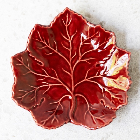 Olfaire Portugal Wine/Red Maple Leaf Textured Candy Dessert Bowl Dish 5" EUC - Picture 1 of 4